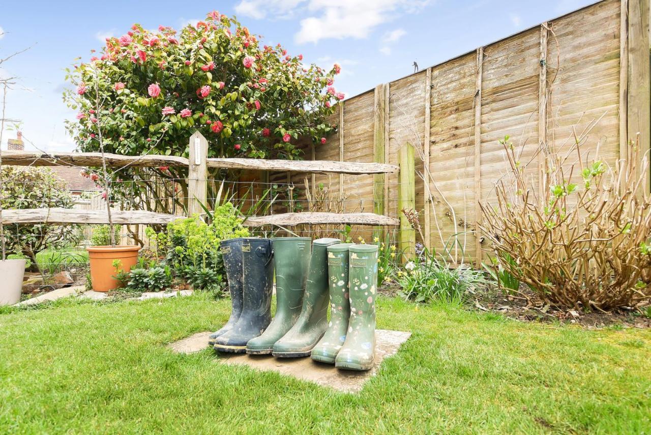 'Bramley Fall Cottage' ' On Site Ev Point - Attached Cottage,3 Separate Bedrooms -1 On Ground Level, Sleeps 6, 2 Bathrooms, Sandy Wittering Beach 8Min Drive, Rural Location, Child Friendly, Small Breed Dog Friendly, Private Parking Τσίτσεστερ Εξωτερικό φωτογραφία