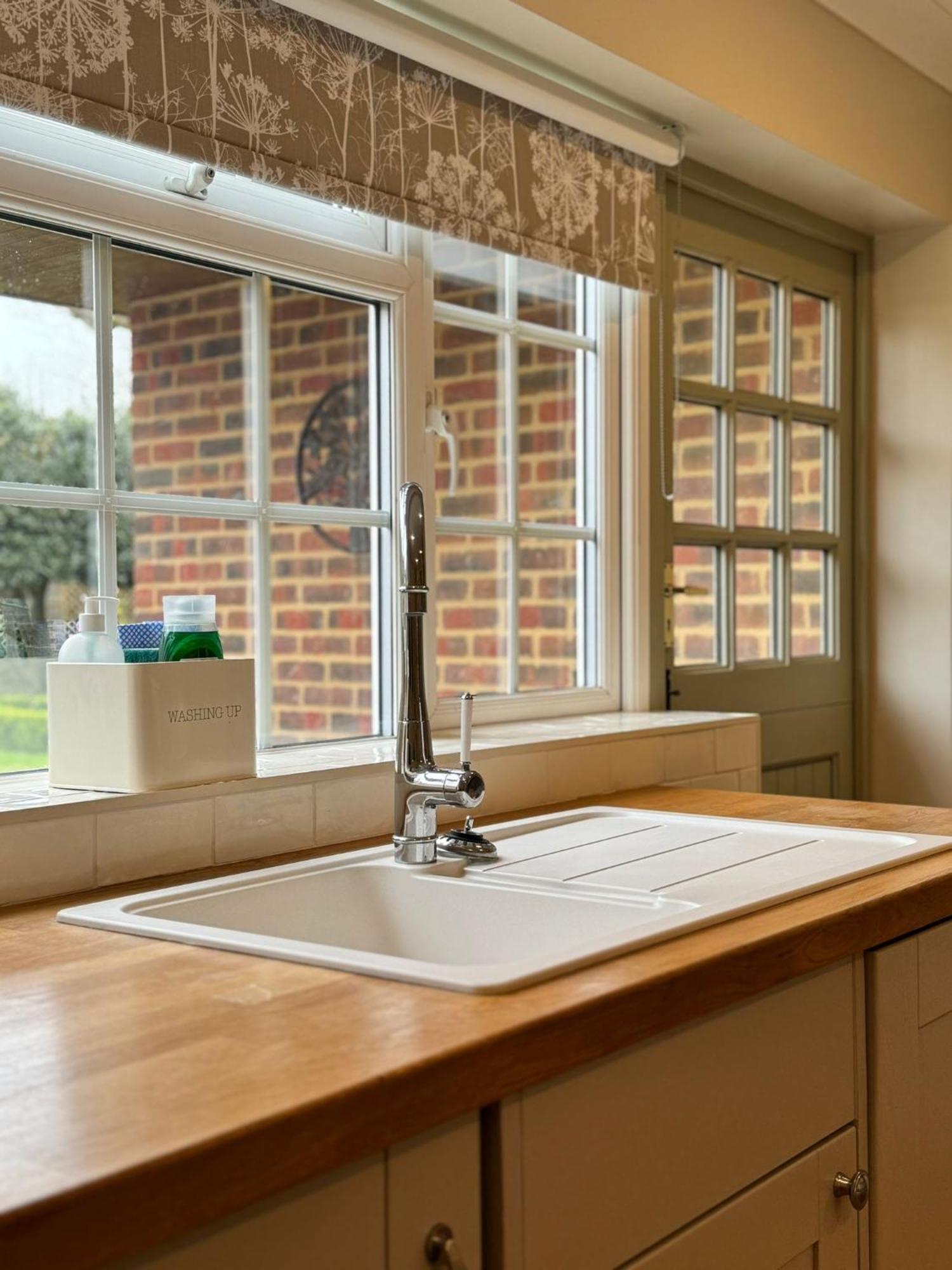 'Bramley Fall Cottage' ' On Site Ev Point - Attached Cottage,3 Separate Bedrooms -1 On Ground Level, Sleeps 6, 2 Bathrooms, Sandy Wittering Beach 8Min Drive, Rural Location, Child Friendly, Small Breed Dog Friendly, Private Parking Τσίτσεστερ Εξωτερικό φωτογραφία