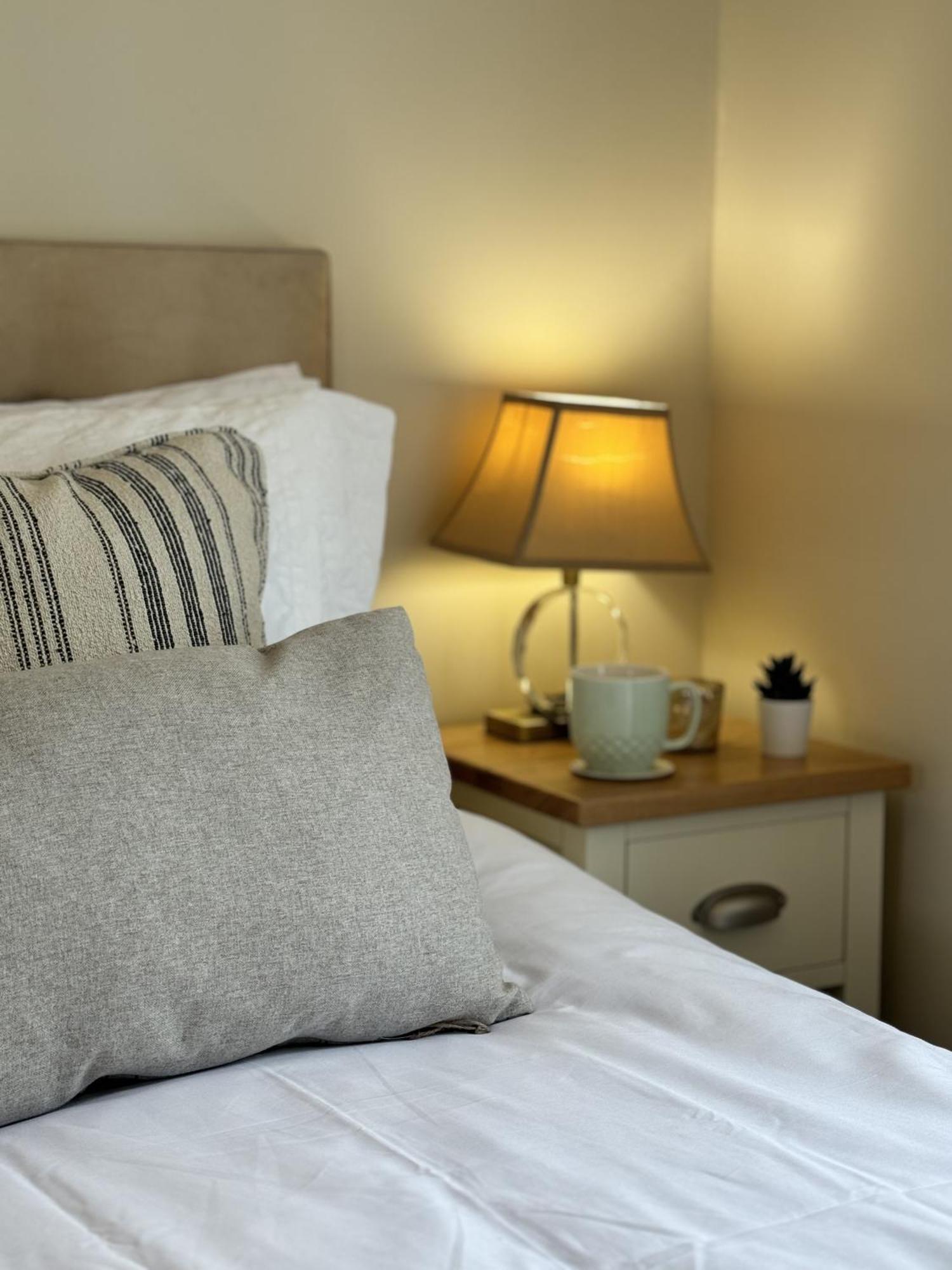 'Bramley Fall Cottage' ' On Site Ev Point - Attached Cottage,3 Separate Bedrooms -1 On Ground Level, Sleeps 6, 2 Bathrooms, Sandy Wittering Beach 8Min Drive, Rural Location, Child Friendly, Small Breed Dog Friendly, Private Parking Τσίτσεστερ Εξωτερικό φωτογραφία