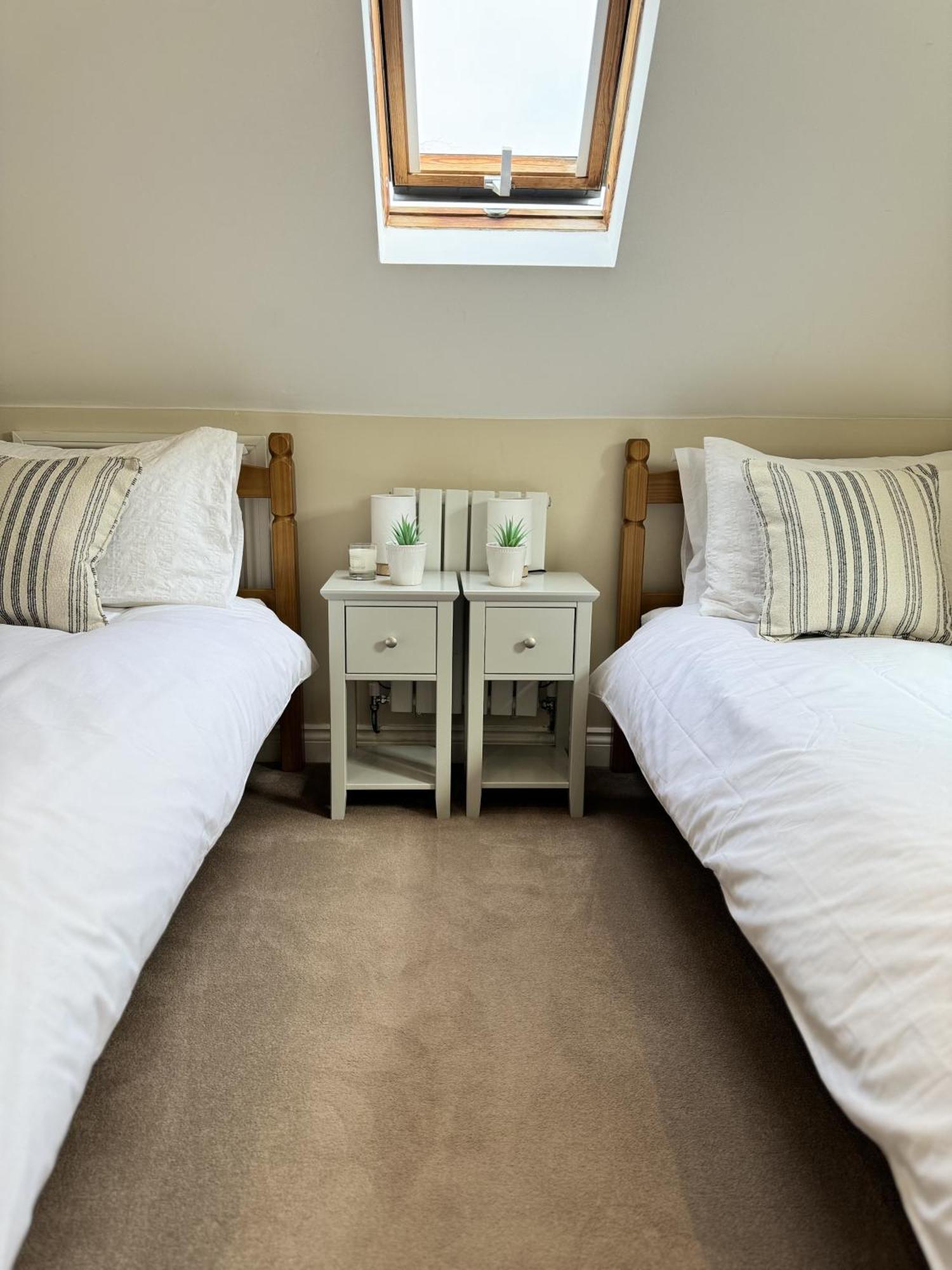 'Bramley Fall Cottage' ' On Site Ev Point - Attached Cottage,3 Separate Bedrooms -1 On Ground Level, Sleeps 6, 2 Bathrooms, Sandy Wittering Beach 8Min Drive, Rural Location, Child Friendly, Small Breed Dog Friendly, Private Parking Τσίτσεστερ Εξωτερικό φωτογραφία