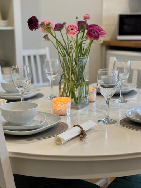 'Bramley Fall Cottage' ' On Site Ev Point - Attached Cottage,3 Separate Bedrooms -1 On Ground Level, Sleeps 6, 2 Bathrooms, Sandy Wittering Beach 8Min Drive, Rural Location, Child Friendly, Small Breed Dog Friendly, Private Parking Τσίτσεστερ Εξωτερικό φωτογραφία